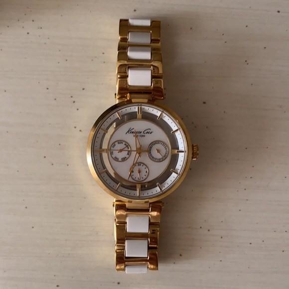 Kenneth Cole Watch - Picture 3 of 6